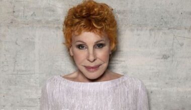 Ornella Vanoni ha inciso "Vivere" di Vasco Rossi. Lui commenta: "È una grande, sono cose straordinarie". La discografica Bmg: "Garantiremo la qualità"