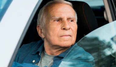 A 84 anni si ritrova la patente "sospesa a vita" | Non hanno perdonato le candeline sulla torta (e non solo)