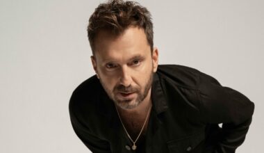 “La musica non è libera, si è chiuso un cerchio. Non si giudica per gusti, non è il gelato al Puffo. Non sono sereno di base, ma sognare e avere progetti mi aiuta molto”: così Cesare Cremonini