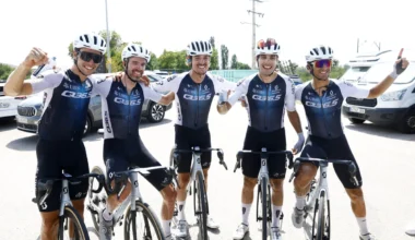 Q36.5, dal 2026 si pedalerà su bici Pinarello, che diventa anche title sponsor: la squadra prenderà il nome di Pinarello-Q36.5 Pro Cycling Team