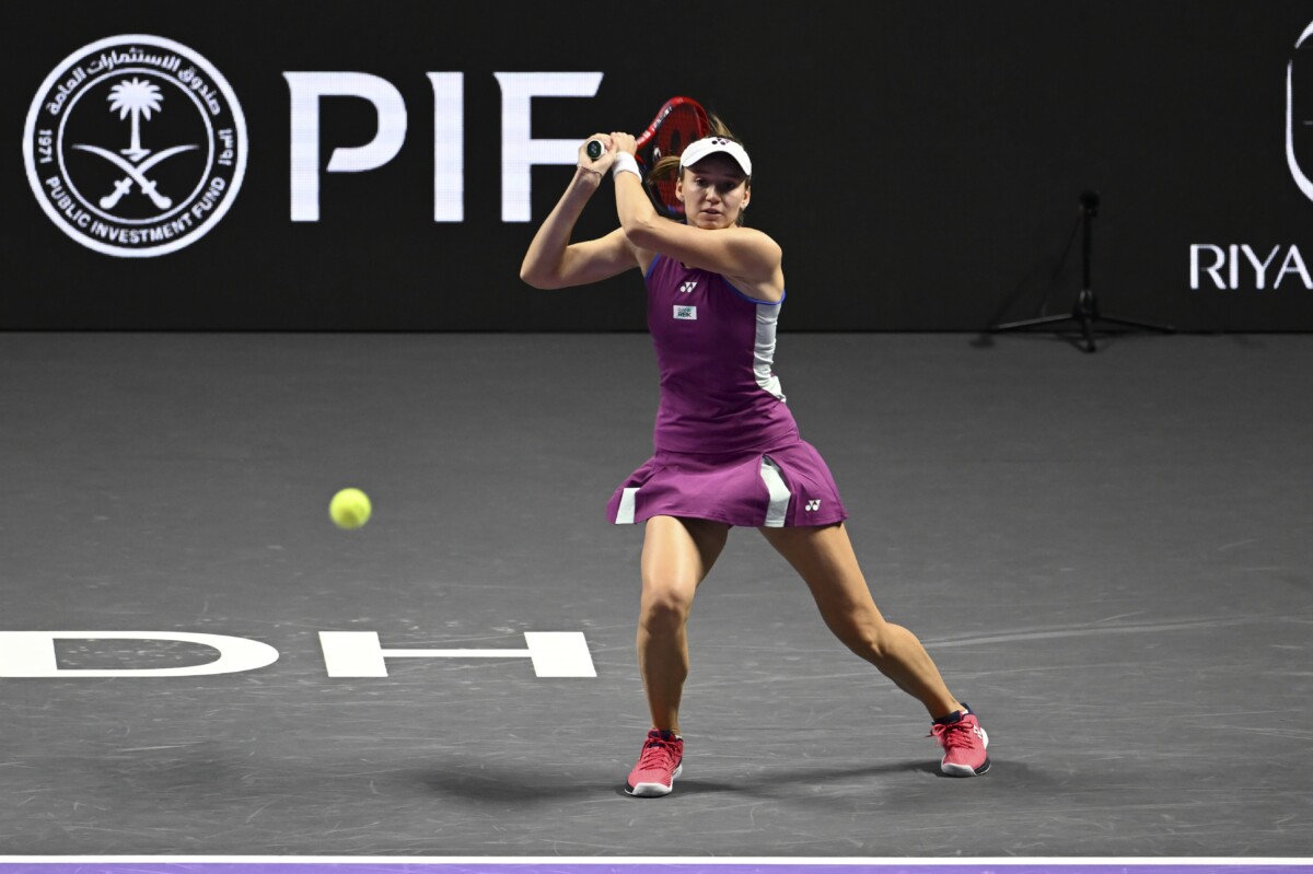 WTA Finals - Elena Rybakina è la prima semifinalista, spareggio tra Swiatek e Anisimova