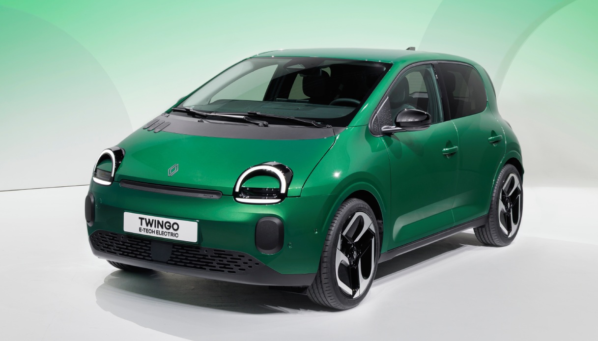 Renault Twingo E-Tech, la citycar elettrica che mancava: fra nostalgia e genialità