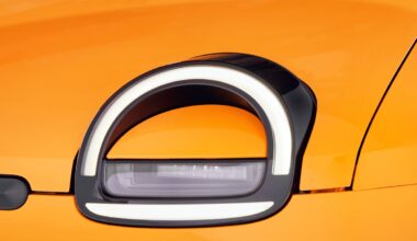 Renault Twingo E-Tech, la nuova elettrica per la città costa meno