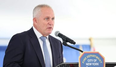 New York, perché il capo dei pompieri Robert Tucker si è dimesso dopo l'elezione di Mamdani