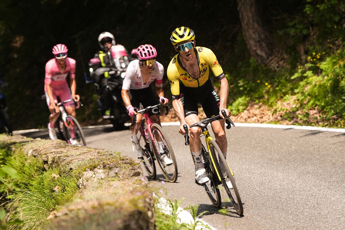 Visma | Lease a Bike, Simon Yates sulla vittoria del Giro: "Del Toro e Carapaz non erano amici già prima. Ho detto una cosa al ds prima dell'attacco"