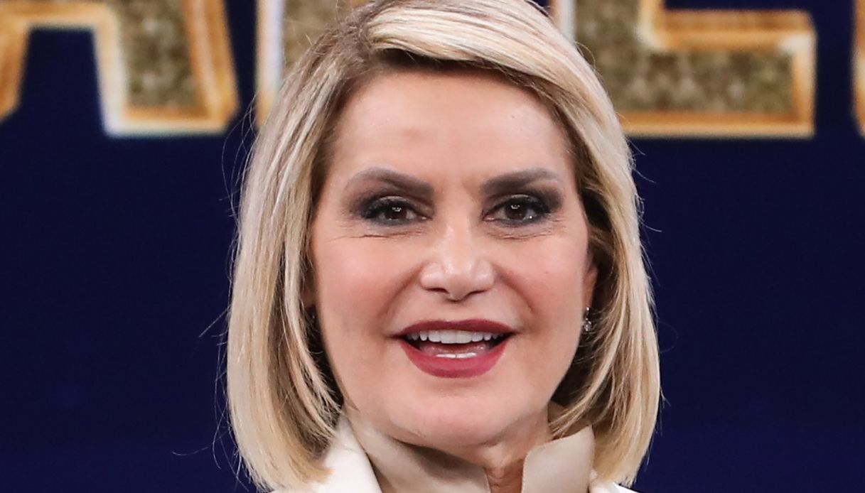 Grande Fratello, Mattia e Grazia sempre più vicini. La fidanzata lo attacca: "Vuole solo emergere"