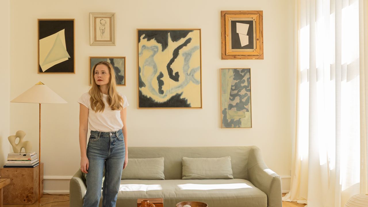 Questo appartamento a Copenaghen, luminoso e caldo, riflette la vita e il lavoro di un’artista