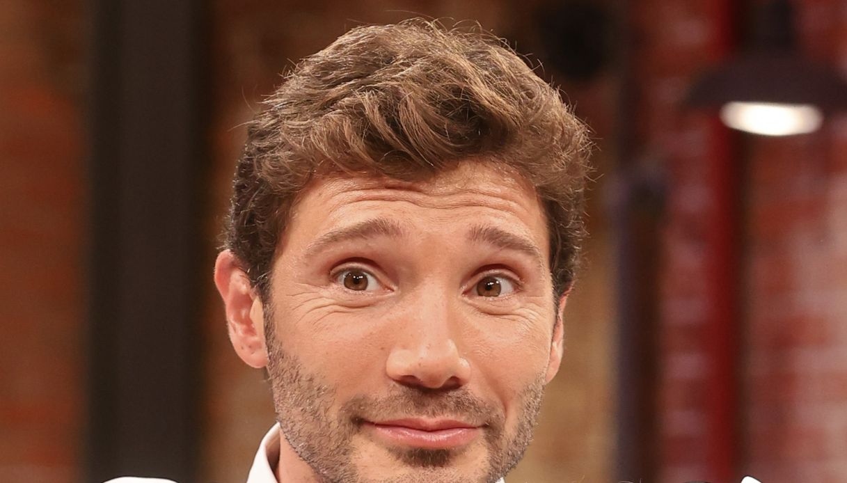 Affari Tuoi, Stefano De Martino scopre il "sistema" nascosto del concorrente