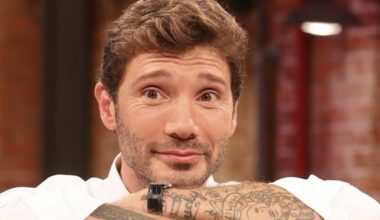 Affari Tuoi, Stefano De Martino commuove la concorrente. Il finale è inaspettato