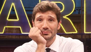 Affari Tuoi, Francesco vince con una profezia e sorprende Stefano De Martino