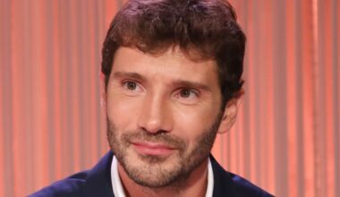 Ascolti tv del 5 novembre, De Martino e Montalbano contro Scotti e Pavarotti