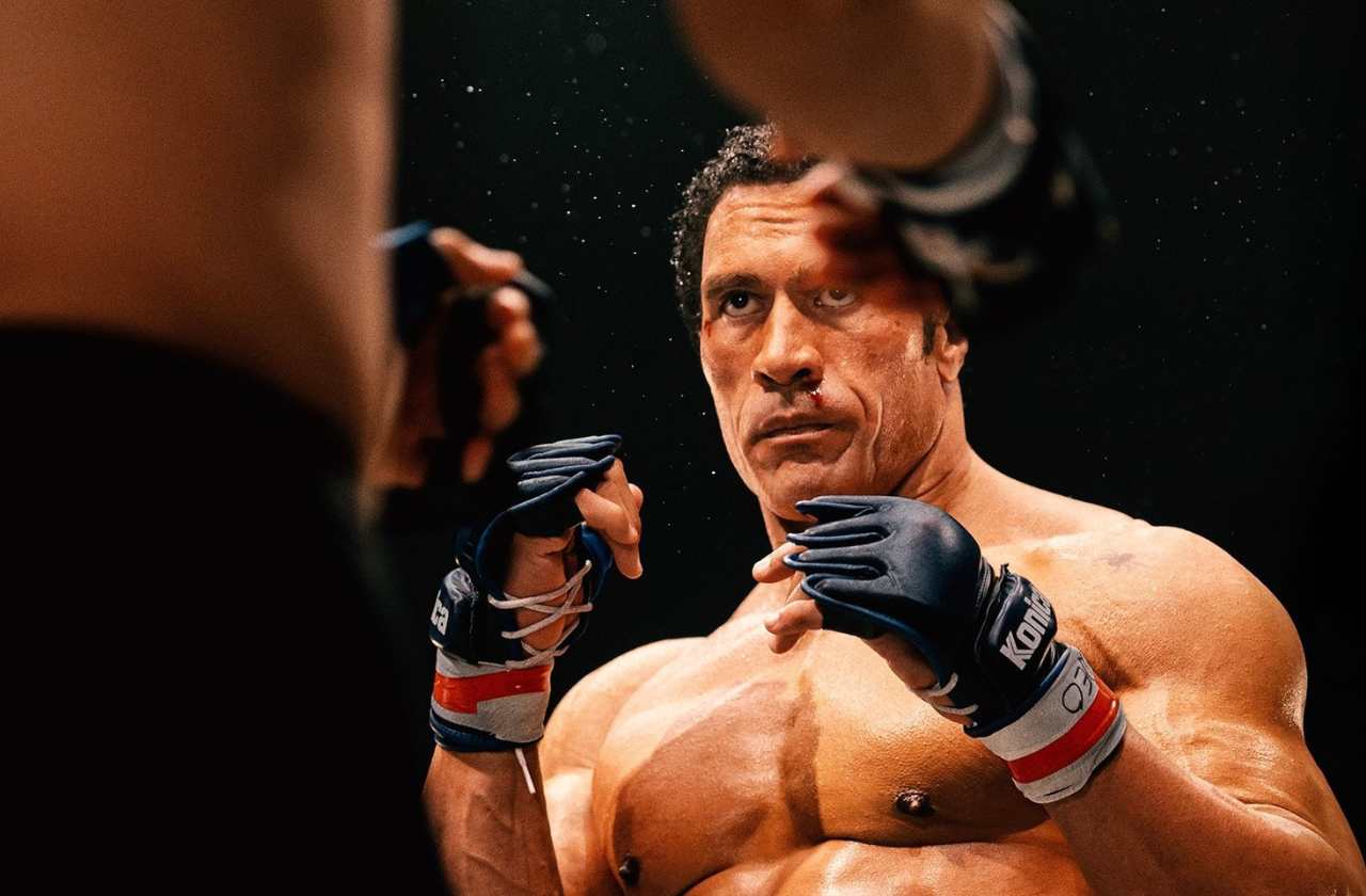 The Smashing Machine quasi non è un film ed è proprio per questo che merita di essere visto