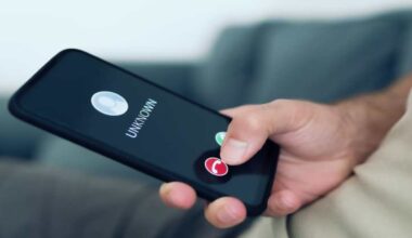 Emergenza truffe, non comprare questi cellulari o ti svuotano il conto in meno di 24 ore | Soltanto uno ti garantisce la sicurezza