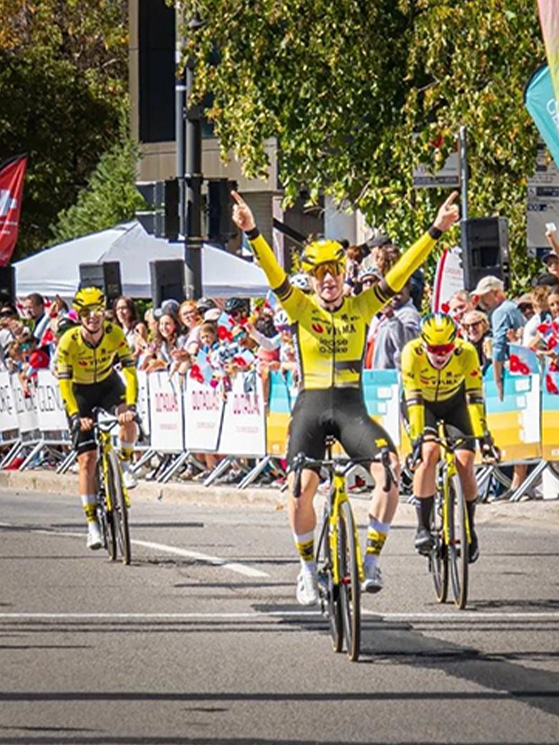 L'ultima gara stagionale è stata un dominio della Visma in Canada. Vince Veenhoven davanti a Fidanza e Vigie (foto Sbreau.photography)