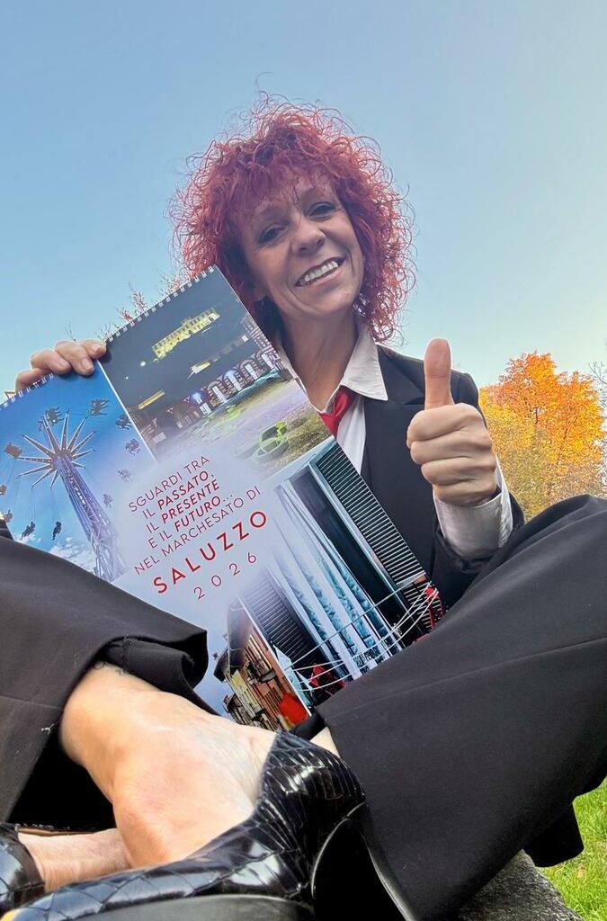 Saluzzo, è fresco di stampa il calendario 2026 di Paola Ravazzi - Targatocn.it