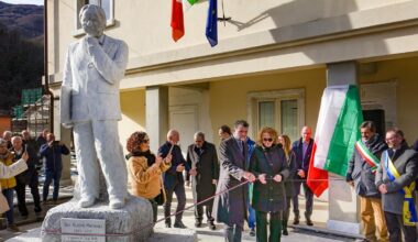 Una statua per l’ex ministro. L’omaggio della Garfagnana per Altero Matteoli