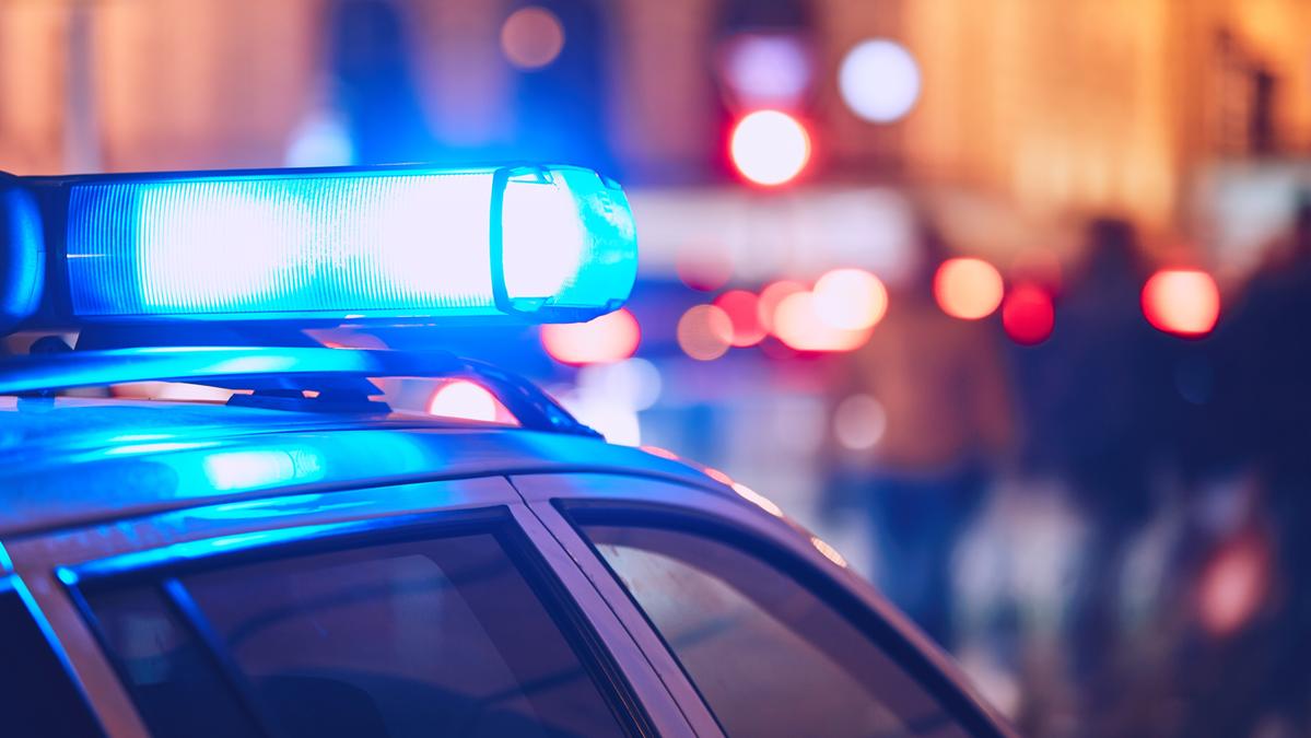 Orrore a Firenze, giovane donna violentata da due uomini: è sotto choc in ospedale