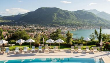 In Lombardia il resort di lusso con vista mozzafiato sul lago amato da Sinner: quanto costa una notte a 5 stelle