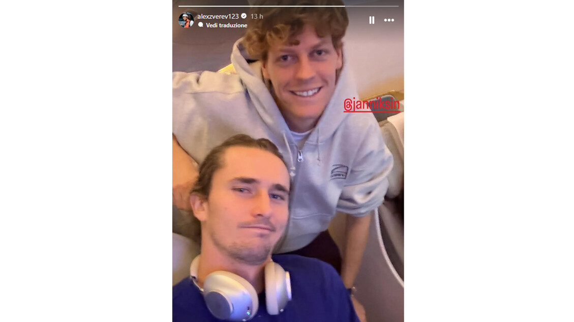 Selfie in aereo, Sinner e Zverev sullo stesso volo per le Maldive - Tennis