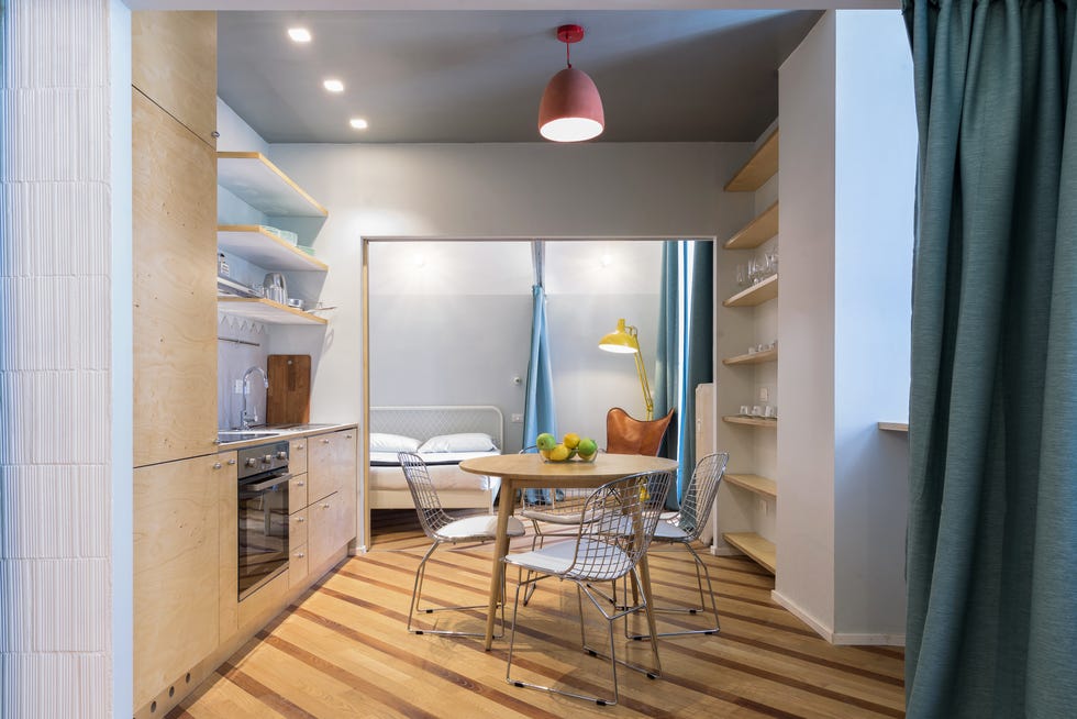 un piccolo appartamento dai diversi volti a milano