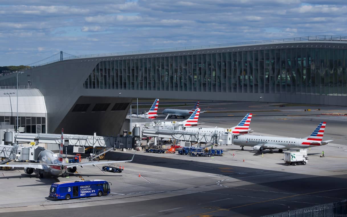 Shutdown in Usa, stop ai voli all'aeroporto JFK di New York