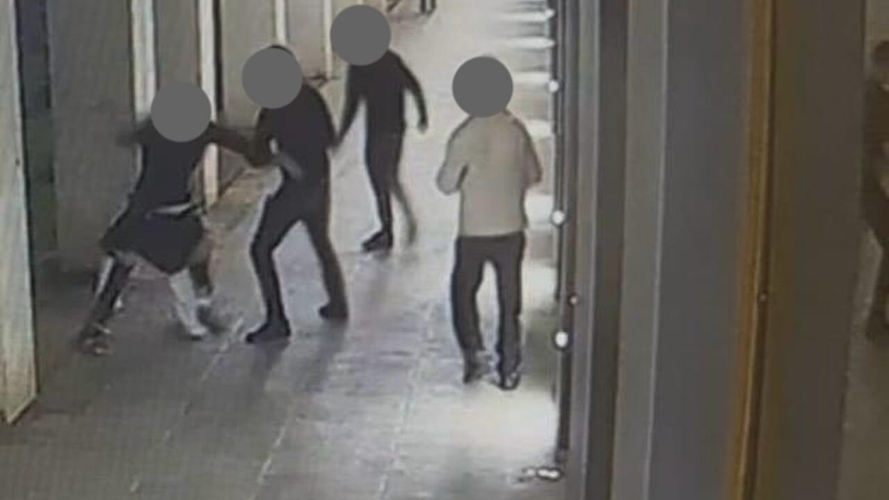 "È come il Bronx, mai vista la città così, mio figlio vivo per miracolo"