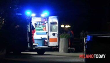 Quattro vandali danneggiano un'ambulanza durante una missione di soccorso: follia a Milano