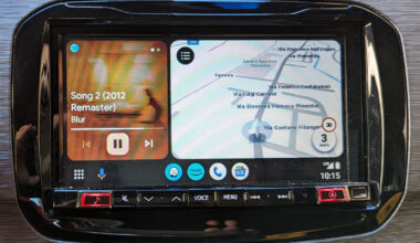 Gemini rimpiazza l’Assistente su Android Auto, con conversazioni continue, connessione alle app Google, ma addio ai soprannomi