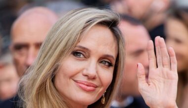 Il segreto di una pelle perfetta a 50 anni svelato da Angelina Jolie