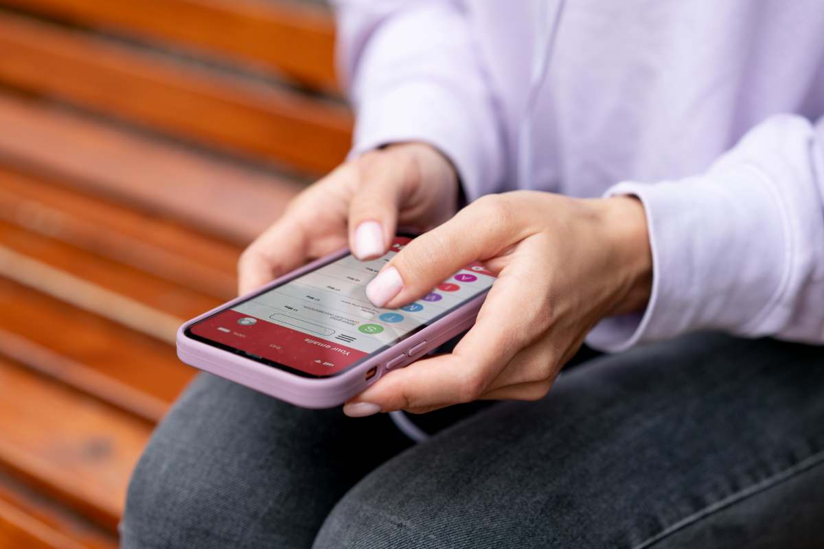 Nuovo pericolo: l’App trasforma il tuo telefono in una telecamera, cancellala subito o ti spiano da lontano