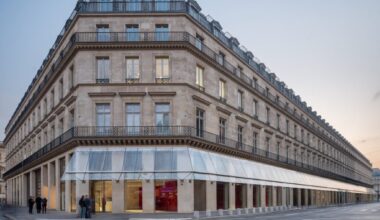 La nuova sede di Fondation Cartier a Parigi inaugura con una mostra-tributo alla storia della città 