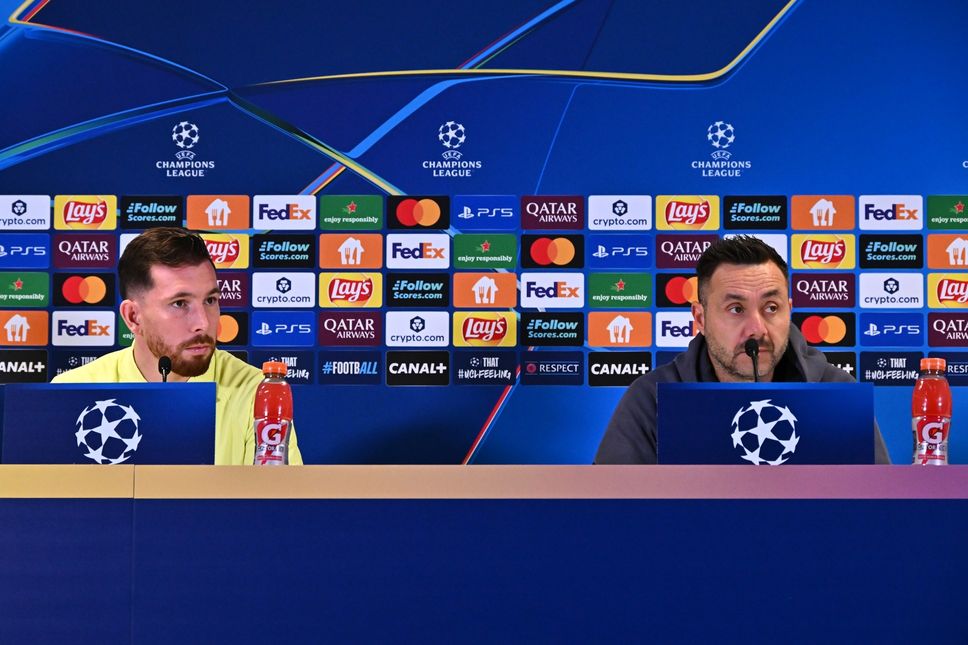 Marseille - Atalanta: Pierre-Emile Hojbjerg (Olympique Marseille) e Roberto de Zerbi (allenatore, Olympique Marseille) Marseille - Atalanta: Pierre-Emile Hojbjerg (Olympique Marseille) e Roberto de Zerbi (allenatore, Olympique Marseille)