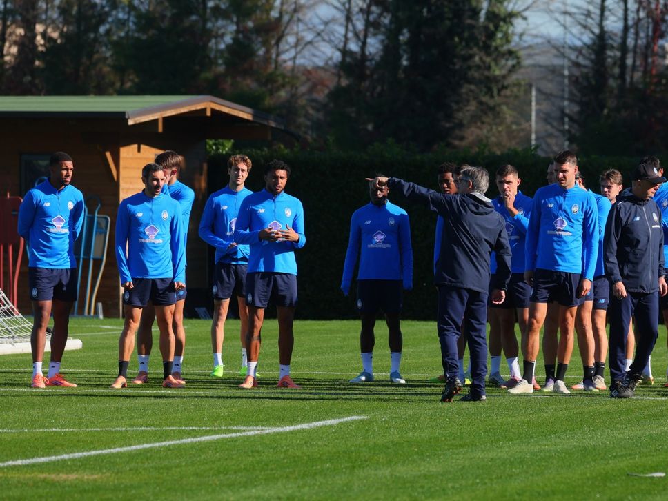 I nerazzurri attorno a Juric a Zingonia martedì 4 novembre alla vigilia della gara contro Olympique Marsiglia I nerazzurri attorno a Juric a Zingonia martedì 4 novembre alla vigilia della gara contro Olympique Marsiglia