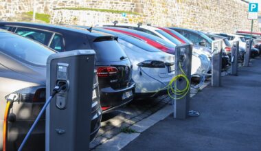 Mercato auto UE: elettriche in crescita, endotermiche in