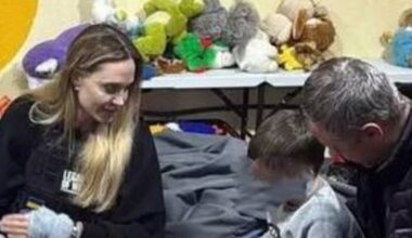 Angelina Jolie a sorpresa a Kherson, visita i bimbi malati in ospedale - Notizie