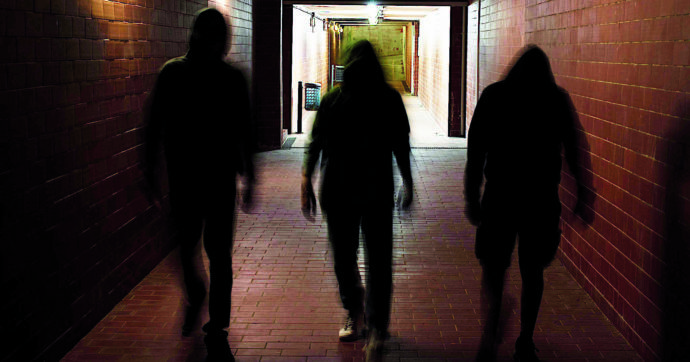 “Vieteremo la vendita di coltelli ai minori, sanzioni ai genitori”: l’idea di Meloni contro le baby-gang