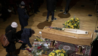 I funerali di Ornella Vanoni in diretta - Il Fatto Quotidiano