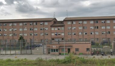 i detenuti tengono in ostaggio alcune guardie