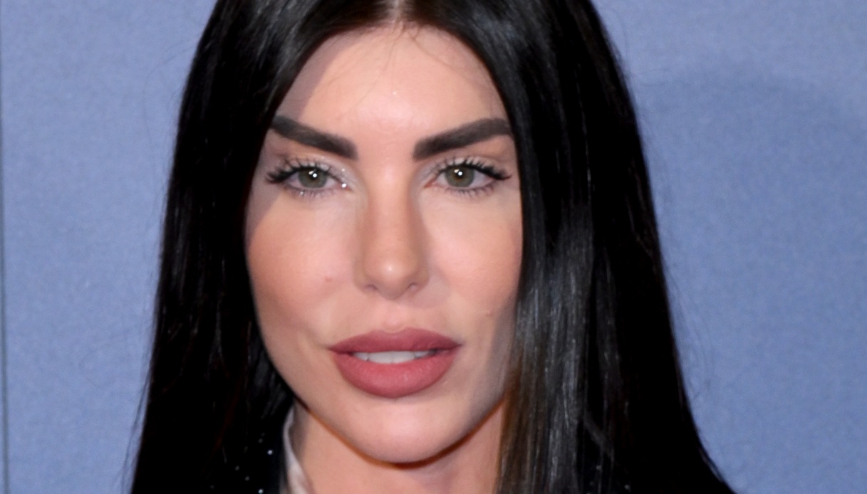 Bianca Atzei a Verissimo: "Io e Stefano Corti non stiamo più insieme da settembre"