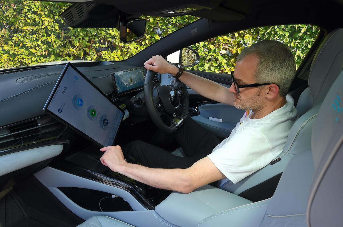 BYD sorprende tutti: perché sta eliminando gli schermi rotanti dalle sue auto? - News