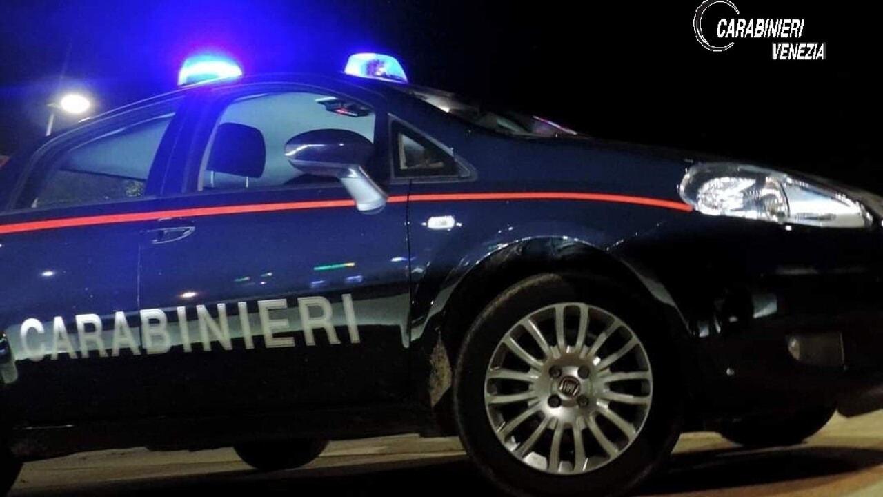 Accoltellato al costato, lite violentissima: è grave