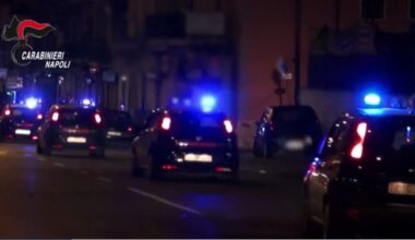 Accoltellata nel parco di casa, gravissima una 35enne
