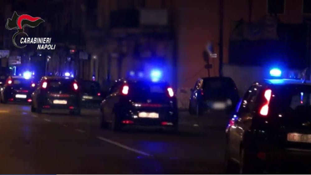 Accoltellata nel parco di casa, gravissima una 35enne