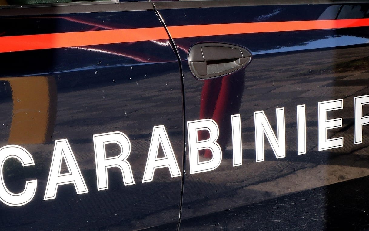 Neonata trovata nel water dopo il parto, convalidato l'arresto della madre - Sky TG24