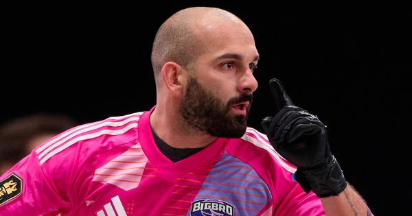 Semplicemente divini! Il portiere fa doppietta, l'ultimo acquisto fa poker: ora è sfida agli Dei