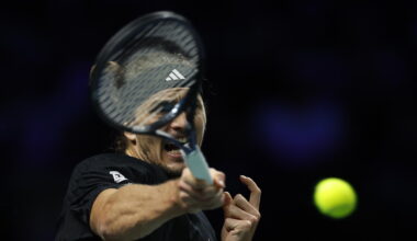 Tennis, Sinner in semifinale a Parigi contro Zverev per i Masters 1000 6-0/6-1 - Tennis