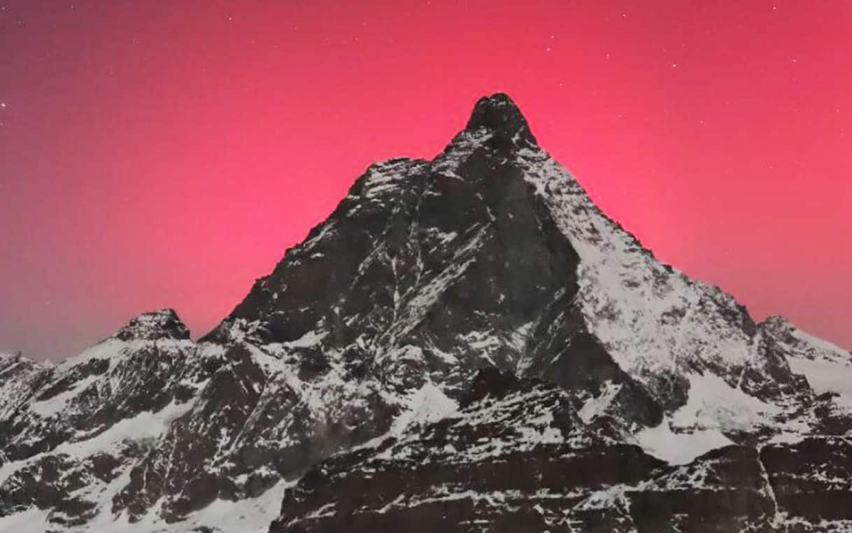 Aurora boreale in Italia e nel mondo, le foto dello spettacolo notturno - Sky TG24