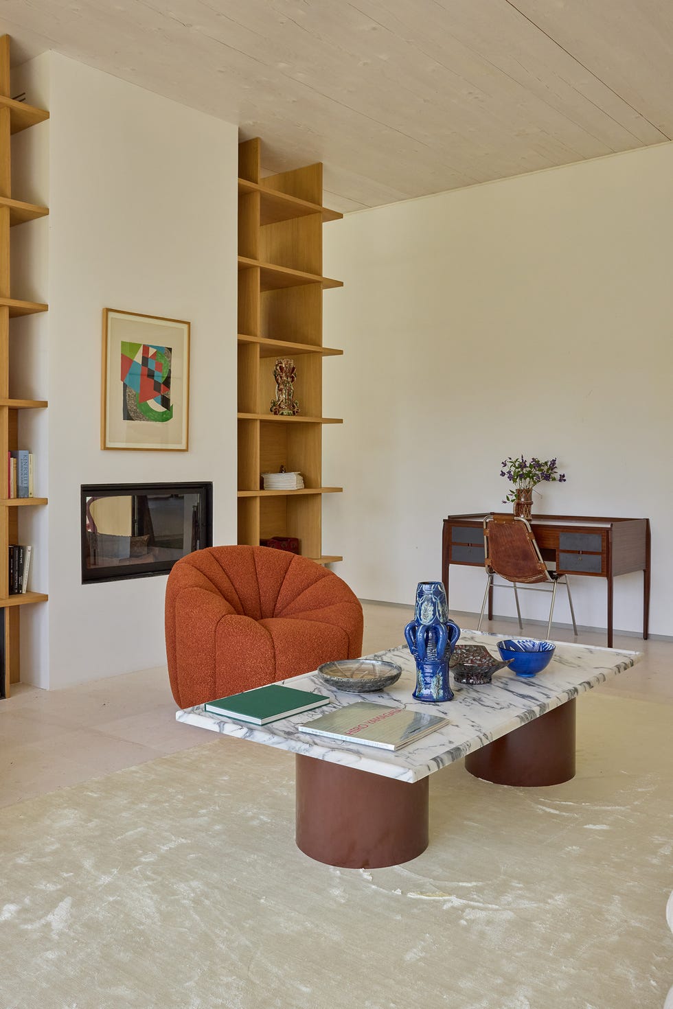 una casa moderna racionalista con mucho color del estudio abaton