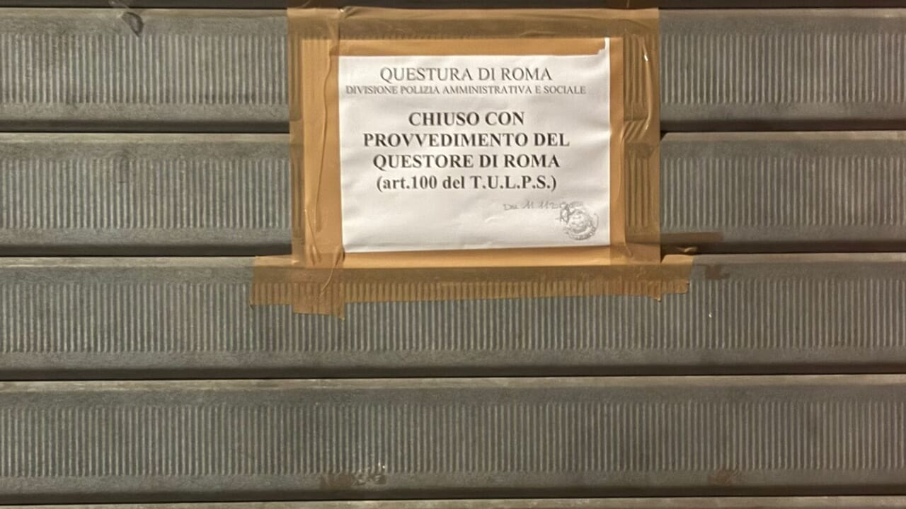 Alcol ai minorenni, schiamazzi e problemi di ordine pubblico. La Questura chiude ancora sei locali a viale Ippocrate
