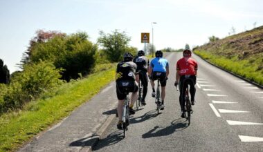 Multa ai ciclisti che non pedalano in fila indiana: è successo ancora